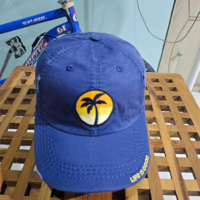 Topi ripped caps Life Is Good preloved