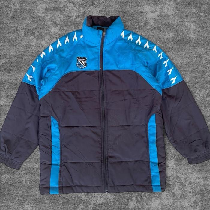 [A038] JAKET WINDBREAKER DIADORA ORIGINAL CASUAL BLACK BLUE