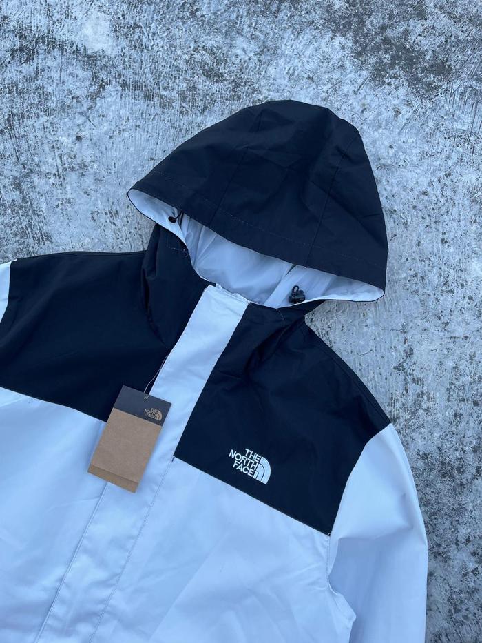 The North Face Jaket Parasut Waterproof Outdoor Original Hitam Putih Ukuran XL untuk Aktivitas Luar 