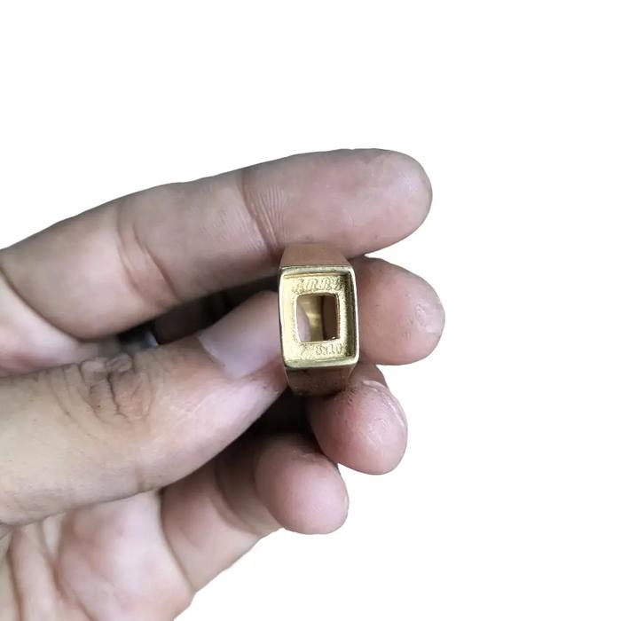 Ring atau emban batu akik dim 8x10 bahan titanium warna emas