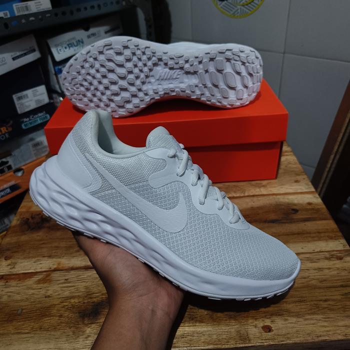 Nike Revolution 6 Triple White Next Nature Men's