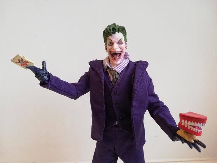 Mezco One 12 Joker Mainan Model Figur Aksi Hadiah Boneka