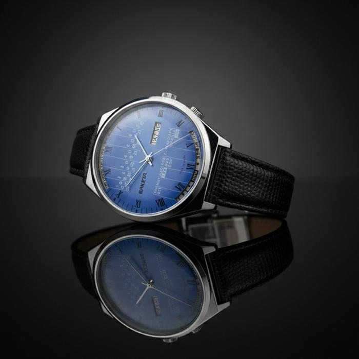 Jam Tangan Pria Biru Raketa Mewah dengan Tali Kulit Hitam dan Desain Elegan untuk Gaya Formal