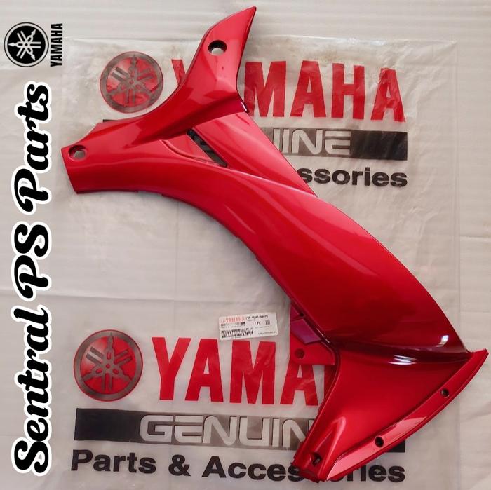 5TP-F8385-00-P5 Legshield / Cover Sayap Dalam bagian KIRI berwarna Merah Maroon untuk motor Yamaha