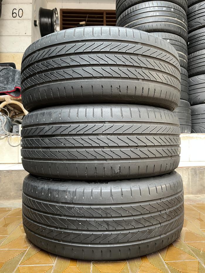 Ban Continental Premium Contact C 215 50 r17 3Pcs