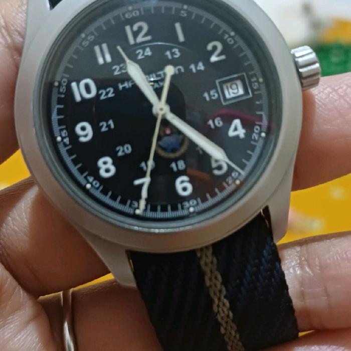 Jam Tangan Pria Hamilton (Bekas) dengan Tali Kulit Hitam dan Desain Analog Elegan untuk Gaya Sehari-