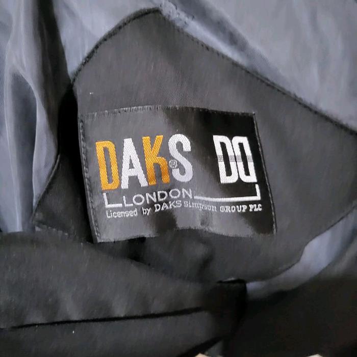 Coat Daks Preloved Minus ada di foto