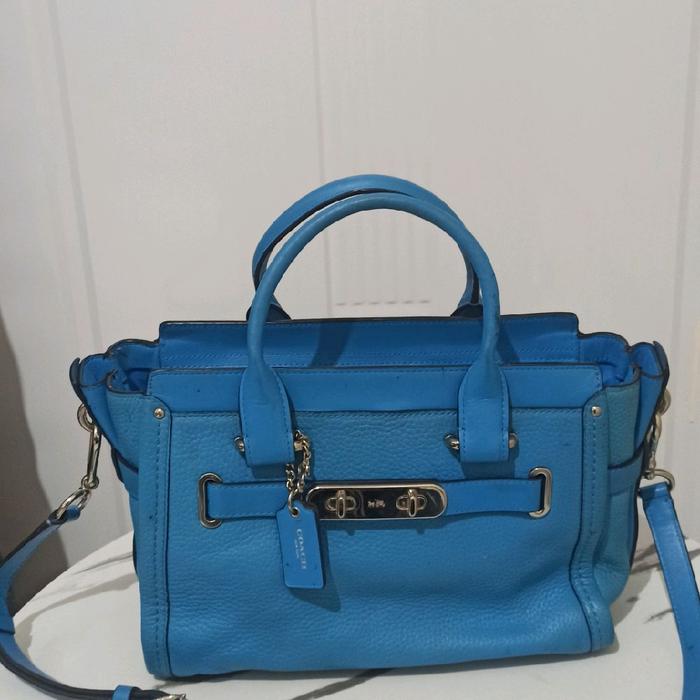 coach swagger size 27 warna blue