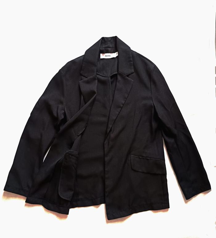BERSHKA Jas jaket blazer hitam slimfit preloved