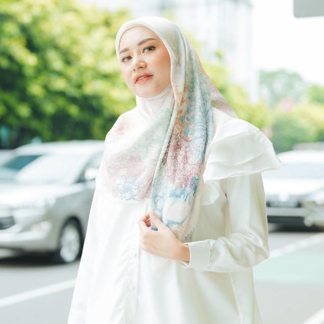 NEW [BIG SALE - TANPA BOX] Radwah - Alora Scarf - Hijab Segi Empat Printing Motif Berkualitas