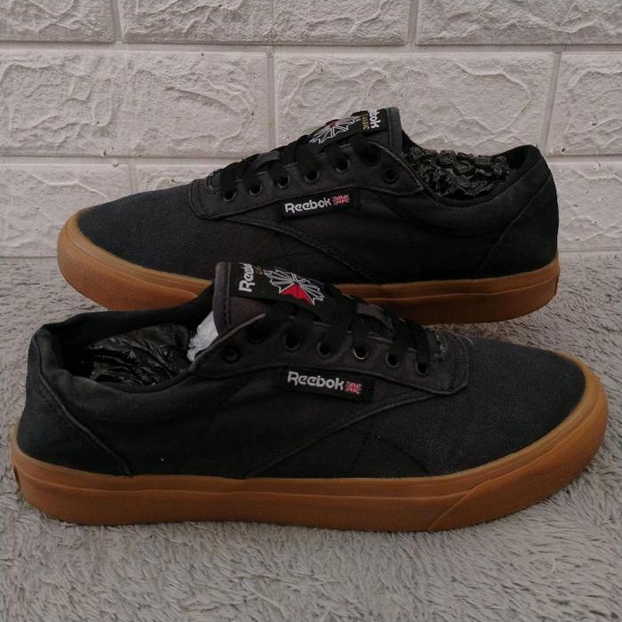 Sepatu Dewasa Second Reebok Club C Coast Black Gum Bekas Preloved