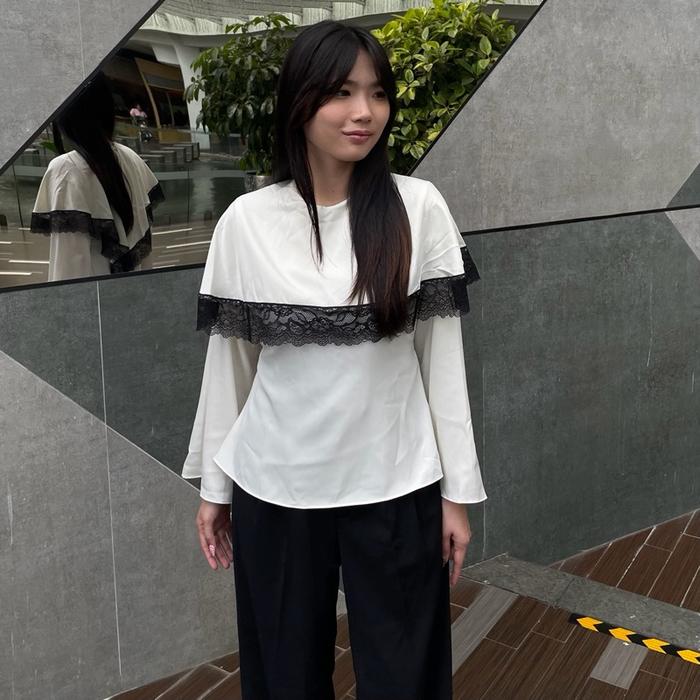 [Shylo] Ziel Lace Longsleeve Blouse