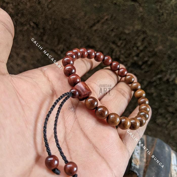 Gelang kombinasi 2 jenis kayu langka akar nagasari dan galih kantil bunga merah original uk 8mm kual