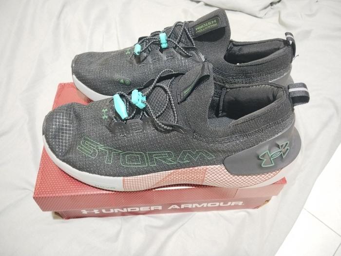 Sepatu UA phantom 3 se storm ukuran 44 warna hitam abu