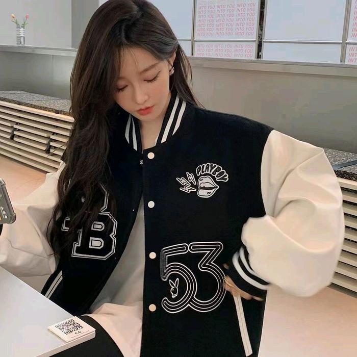 Jaket Baseball Varsity Kancing Pria Wanita Playboy Bahan Fleece Tebal Bayar Di Tempat Size S M L XL 