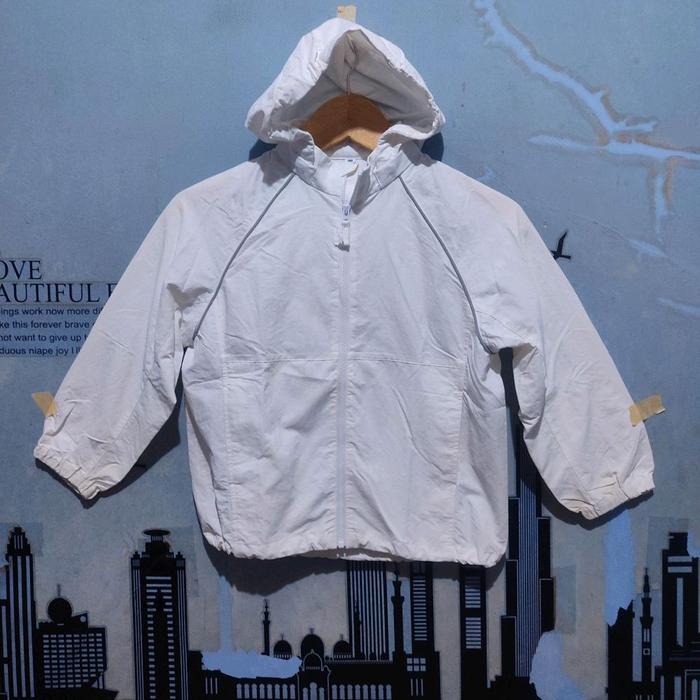 Jaket casual Anaka single layer UNIQLO packable