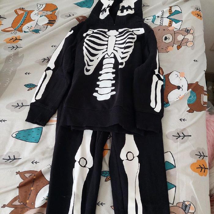 Set Hoodie & Celana Skeleton H&M 4y