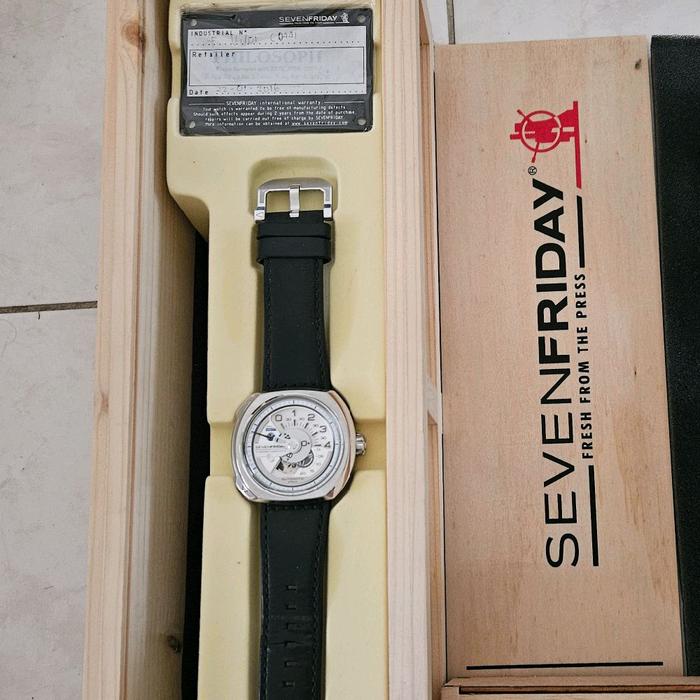 [Preloved] Jam Sevenfriday V1/01
