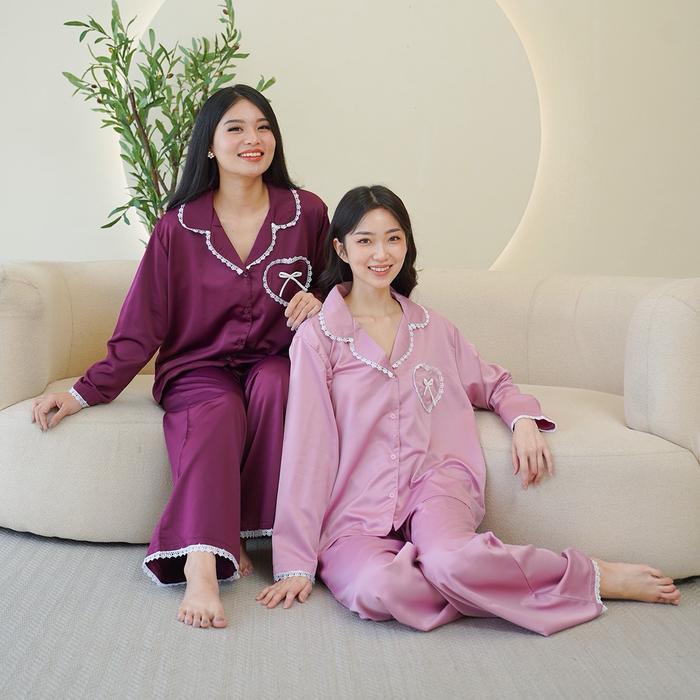 One Set Long Sleeve Able dengan Detail Renda