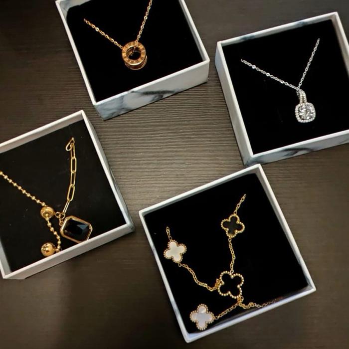 Necklace Alhambra Liontin Gold Silver