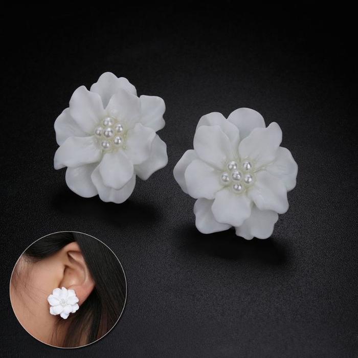Anting tusuk Bunga Camelia putih Anting Bunga korea Anting Tusuk Bunga putih