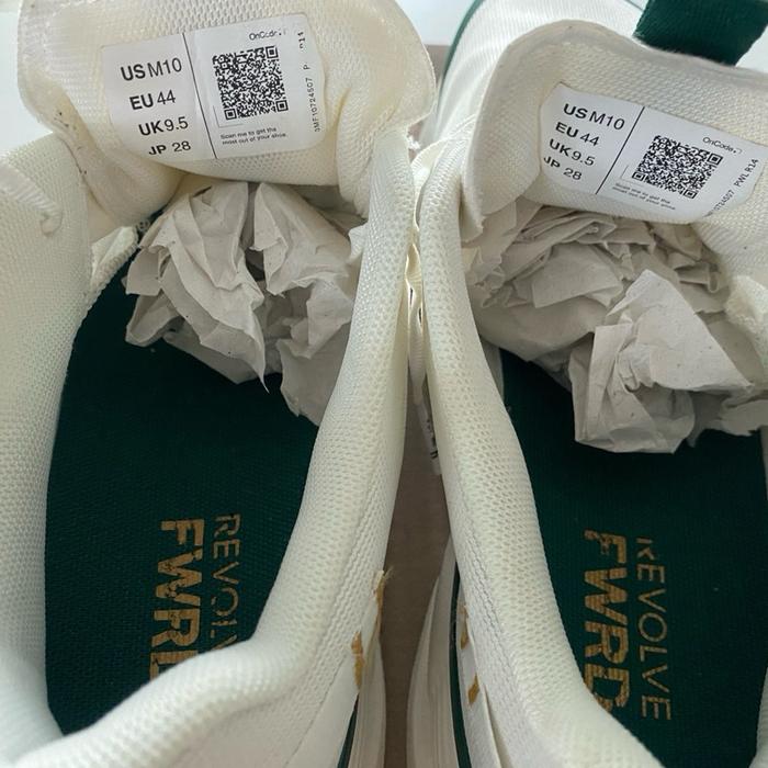 Cloudnova Form 2 x FWRD & REVOLVE Sepatu Sneakers Pria Wanita US M10 EU 44 UK 9.5 JP 28
