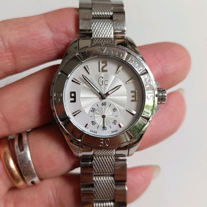 Jam wanita guess collection GC A7000L original bekas bagus normal semua siap pakai