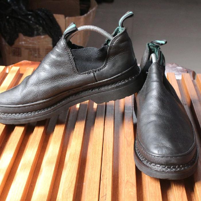 Sepatu chelsea boot low keren brand mahal" Georgia Boot" Upper kulit asli tebal. Outsole kokoh size 