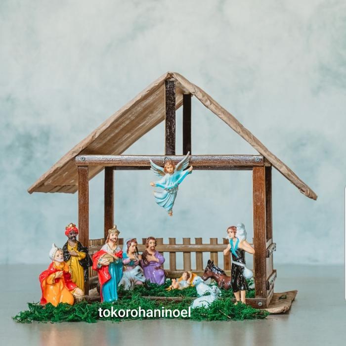 Patung Set Natal 11cm & Rumah Dekorasi Natal
