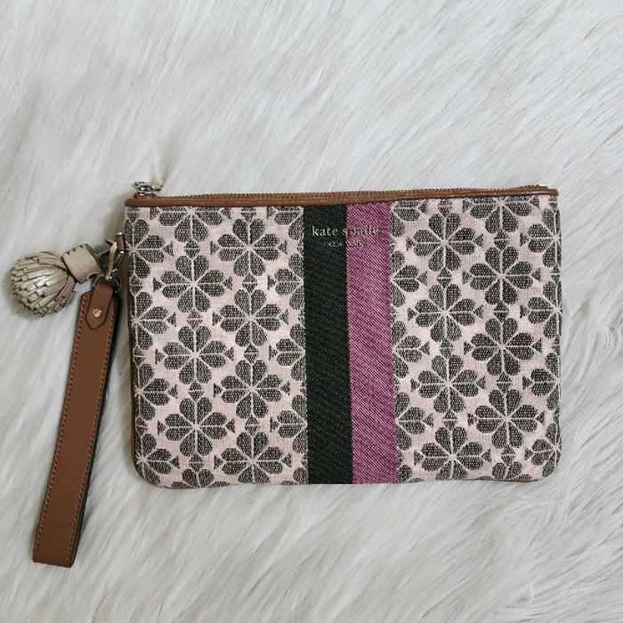 Preloved Wislet Original size 24 x 16cm Wanita