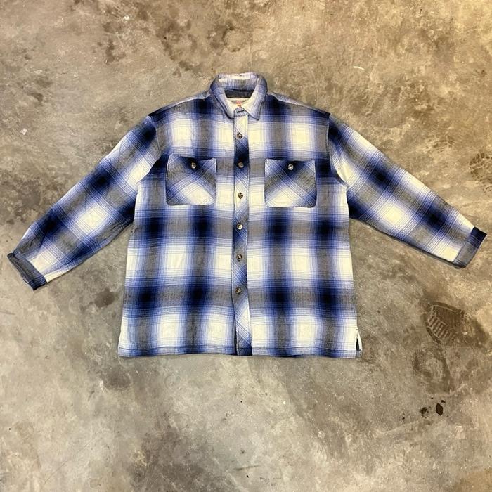 Friedrich FLANEL MURAYAMA BY FRIEDRICH Kemeja Flanel Pria dengan Desain Kotak-Kotak Biru dan Putih u