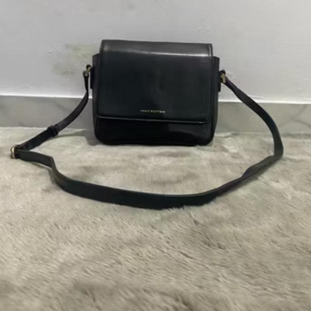 Sling bag hitam glossy dr pauls boutique original