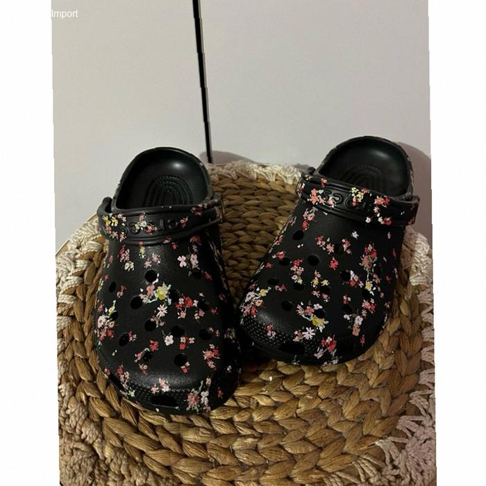 Sandal Crocs Original Indonesia Nyaman Berbagai Warna | Kekinian
