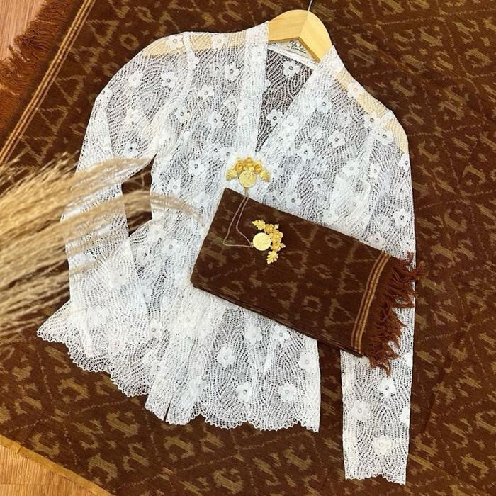 Kebaya Putih Paulina , Anjani , Larasati , Kemala , Sekar , Embroidery kartini lengan panjang putih