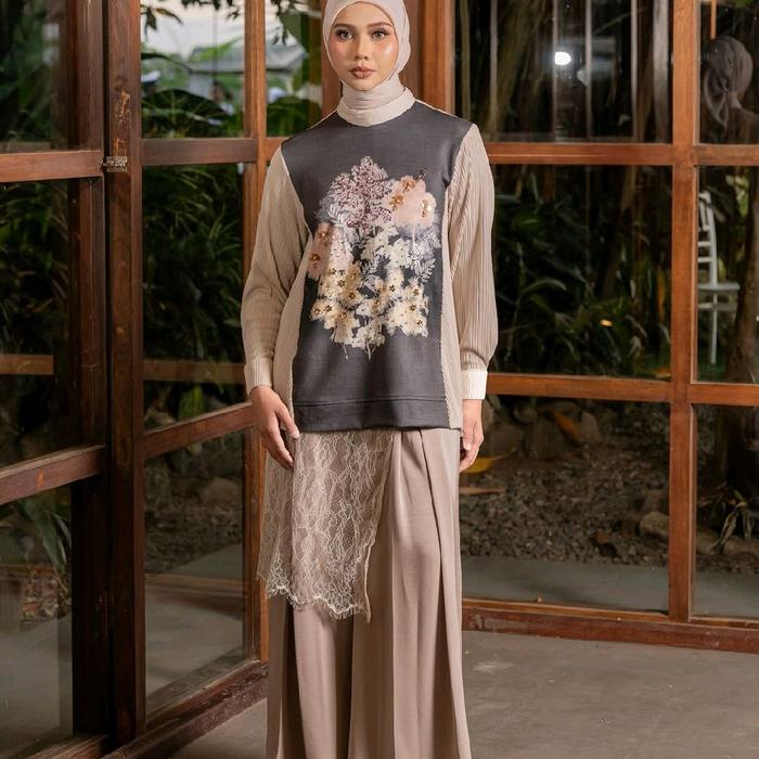 palmia top tropical cream by jamila humaila