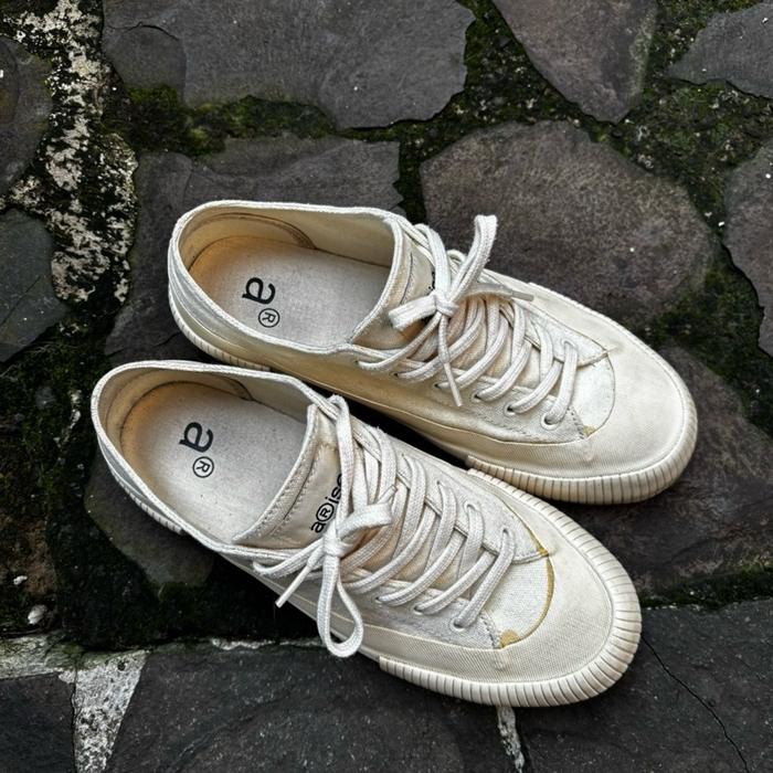 Sepatu Arise Groov Off White
