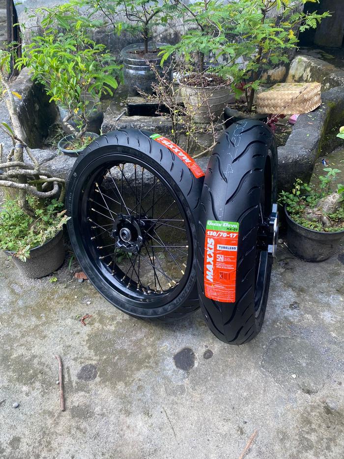 WHEELSET SUPERMOTO CRF FULL HITAM 300/350 BAN MAXXIS