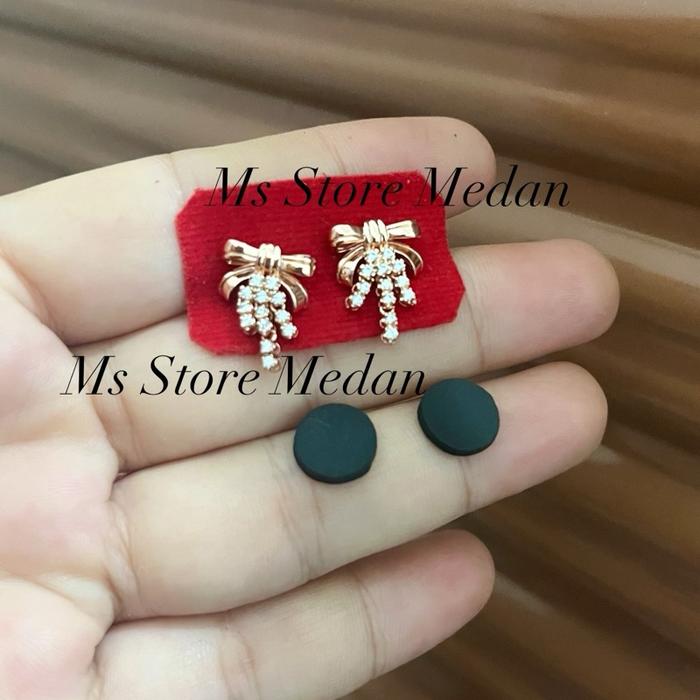 Anting pita replika berlian Medan real seperti asli pengait karet hitam