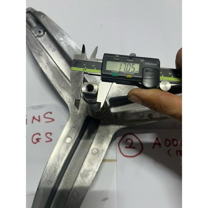 Segitiga mesin cuci Electrolux EWF85747 EWF10843 ujung as 17 mm
