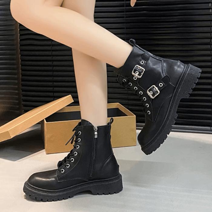 Biang93 Store Sepatu Boots Wanita Kasual - Nyaman Dipakai, Anti Slip, Warna Hitam Dan Putih Elegant