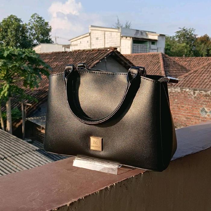 Display tas / Display akrilik / Omah.akrilik8