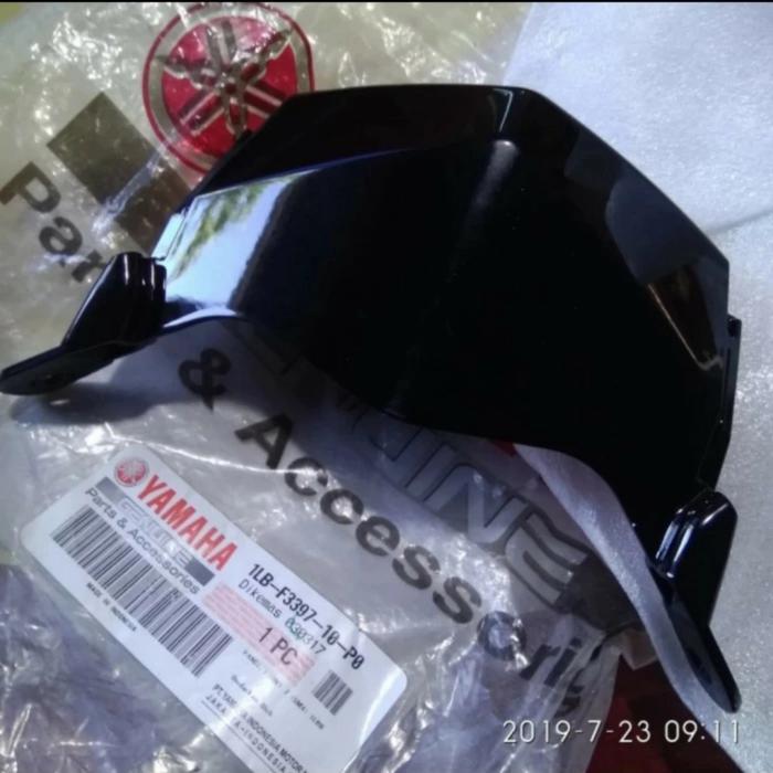 COVER DAGU BAWAH LAMPU DEPAN XEON RC HITAM GLOSY YAMAHA ORIGINAL YGP