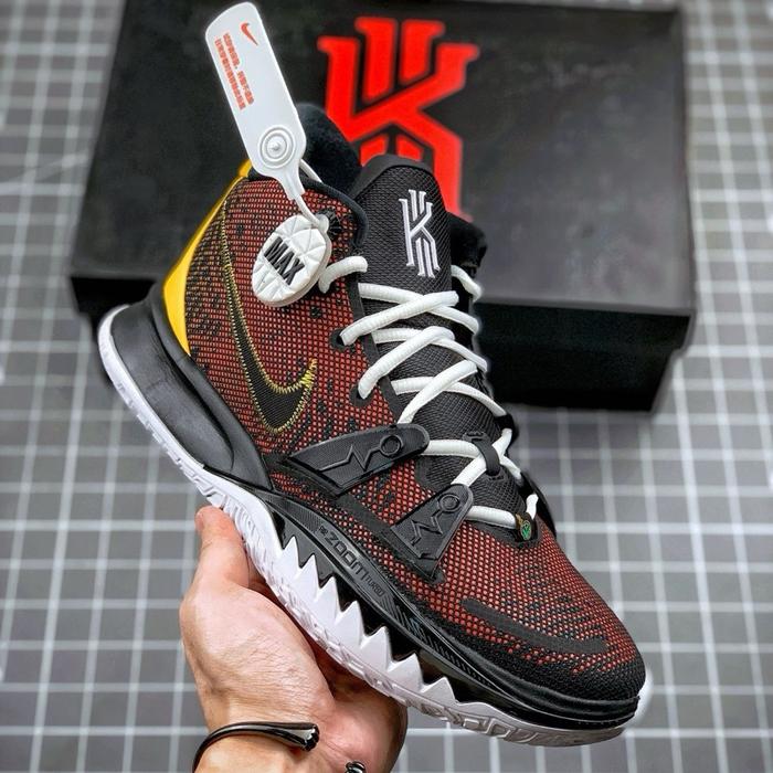 Sepatu Kyrie 7 Roswell Rayguns