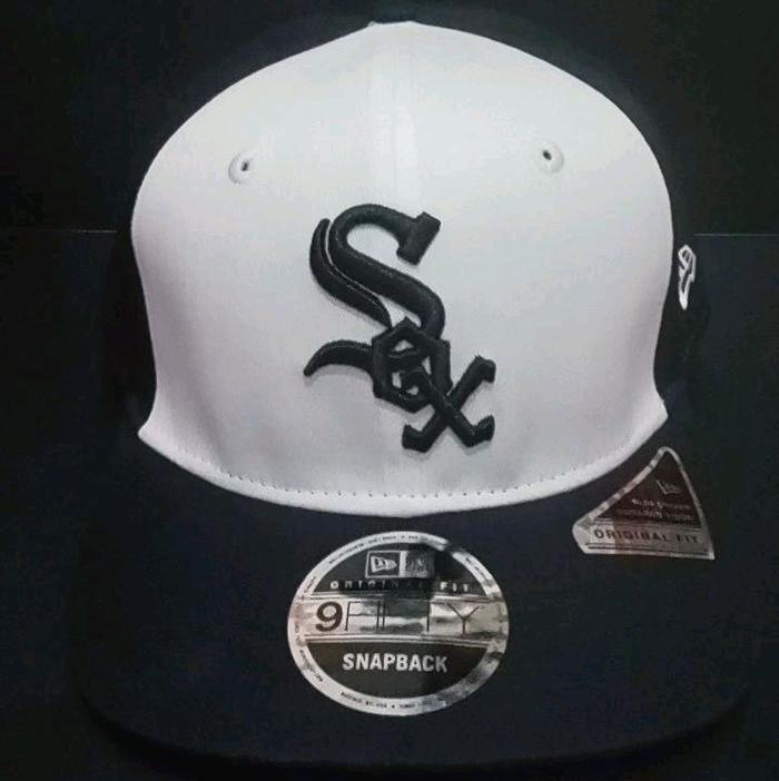New Era Topi Snapback 9FIFTY Original Fit dengan Logo Sox Hitam