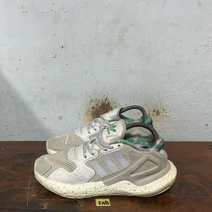 Sepatu second ori adidas day jogger size 38,5