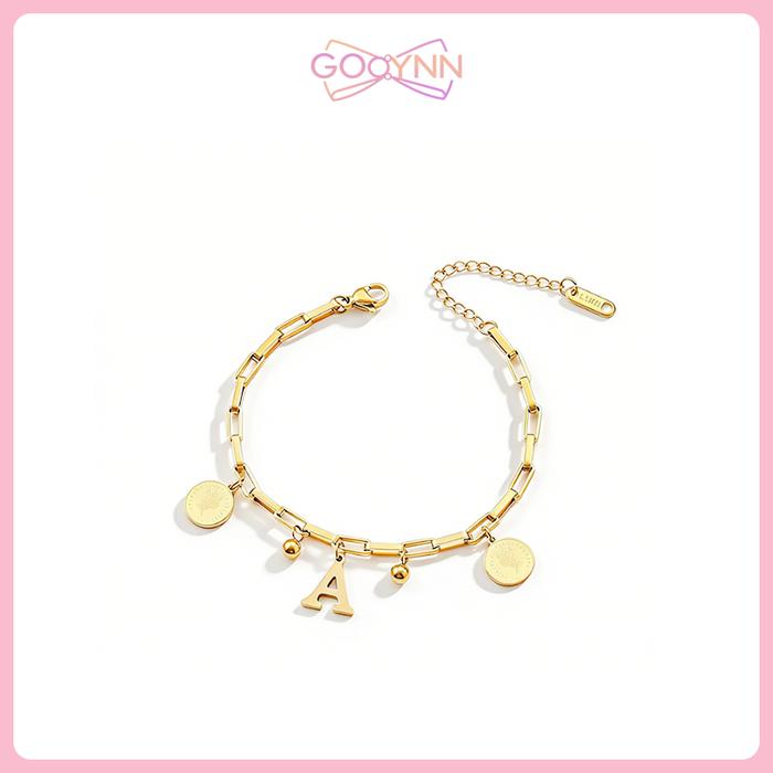GOOYNN Gelang & Kalung Huruf Inggris Gaya Korea Koin Ratu Desain Liontin Persegi Bahan Baja Titanium