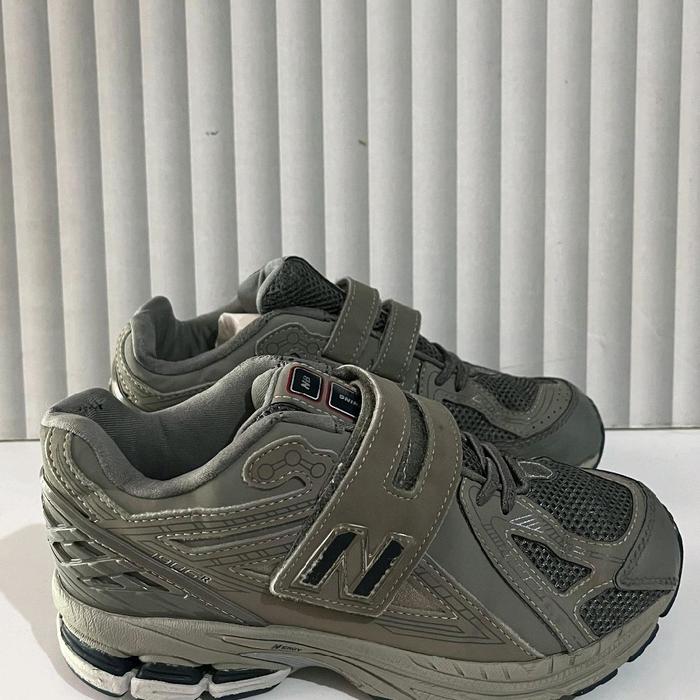 Sepatu Anak Second Original New Balance 1906R Size 35/21cm