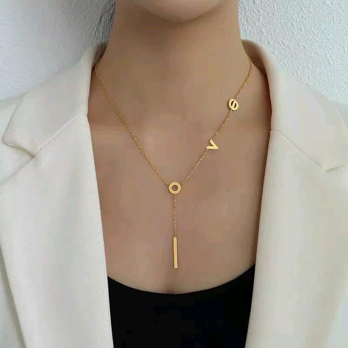 Kalung Titanium Wanita Model LOVE Mewah Elegan Aksesoris Fashion Anti Karat Dan Tidak Luntur Harian 