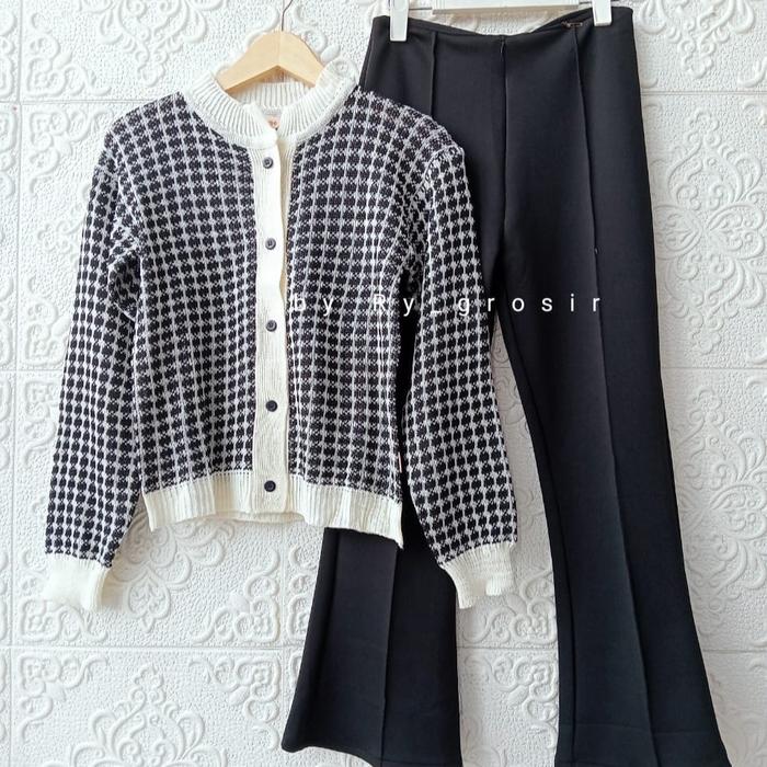 Setelan Wanita Blus Rajut Motif Kotak + Celana Cutbray Bahan Scuba Panjang