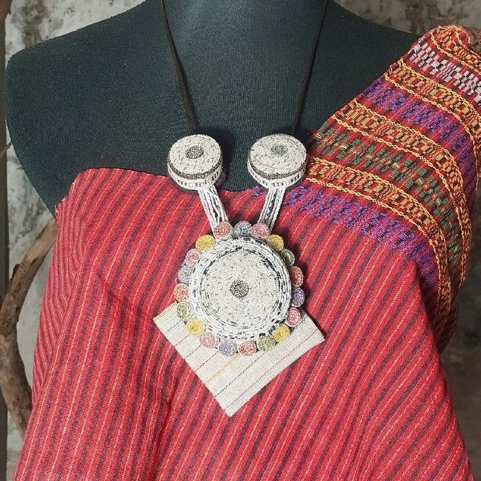 Kalung Etnik Ulos Handmade Batak Design Unik Limited Edition Series Snail dengan Detail yang Menarik